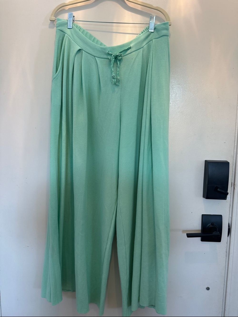 POL Wide-Leg Mint Green Pants L